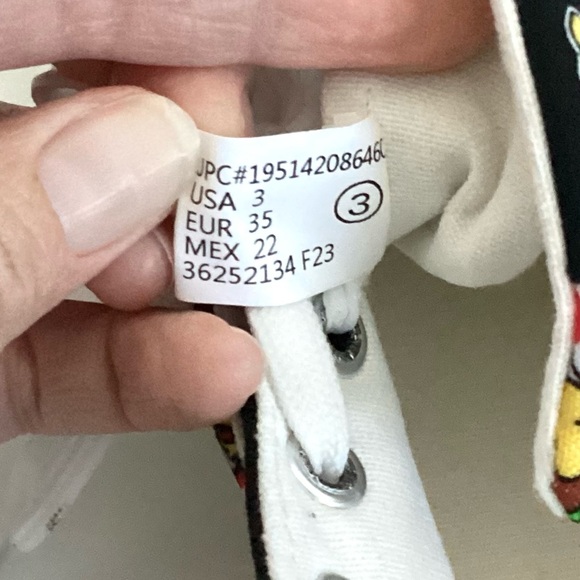 \Nintendo\ NWOT Kid’s Super Mario Sneakers - Picture 11 of 12